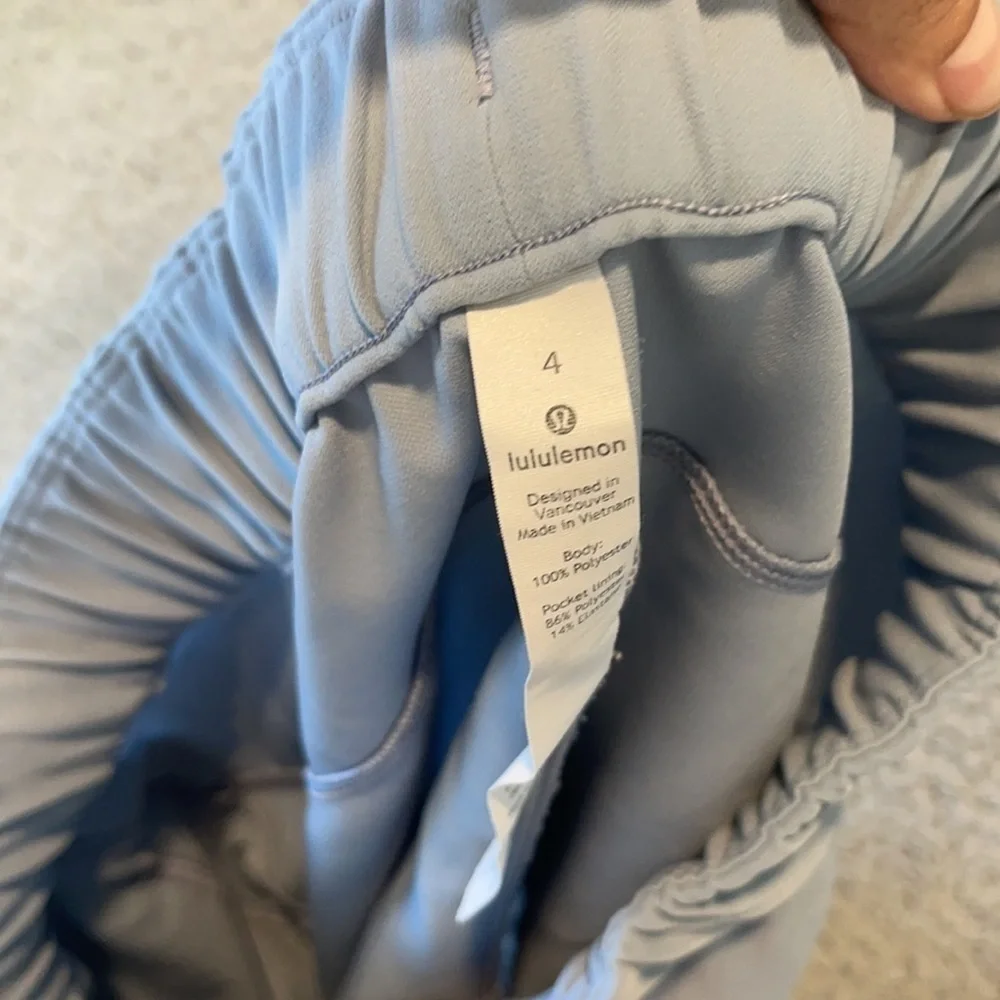 Lululemon On The Fly Short *Woven *2.5